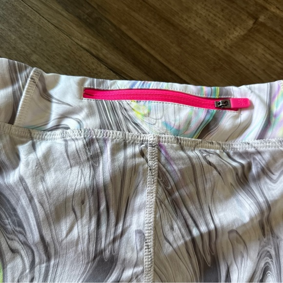 Athleta marbled print girl shorts size L 12 - Picture 5 of 6